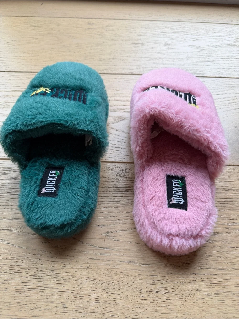 WICKED Kids Pink and Green Fuzzy Slippers Kids 4/5